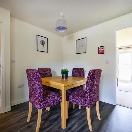 Ferienhaus Wykebeck Mount By Our Short Stunning New Build With Plenty Of Free Parking And Fast Wifi