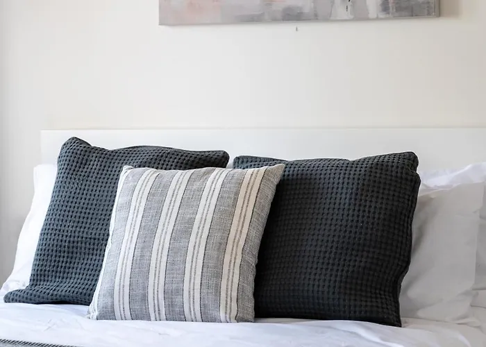 Wykebeck Mount By Our Short Stunning New Build With Plenty Of Free Parking And Fast Wifi Дом отдыха Лидс