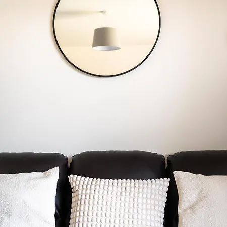 Wykebeck Mount By Our Short Stunning New Build With Plenty Of Free Parking And Fast Wifi *