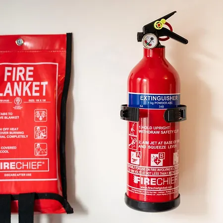 Wykebeck Mount By Our Short Stunning New Build With Plenty Of Free Parking And Fast Wifi