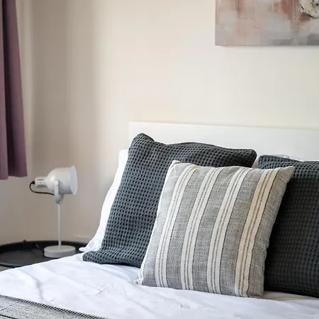 Holiday home Wykebeck Mount By Our Short Stunning New Build With Plenty Of Free Parking And Fast Wifi Leeds (West Yorkshire)