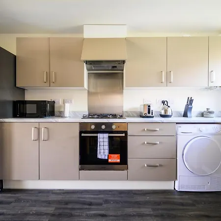 Wykebeck Mount By Our Short Stunning New Build With Plenty Of Free Parking And Fast Wifi Holiday home