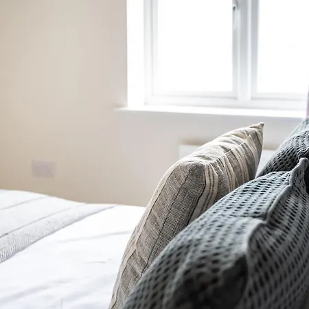 Будинок відпочинку Wykebeck Mount By Our Short Stunning New Build With Plenty Of Free Parking And Fast Wifi