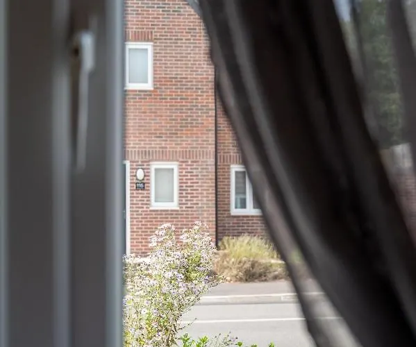 Wykebeck Mount By Our Short Stunning New Build With Plenty Of Free Parking And Fast Wifi