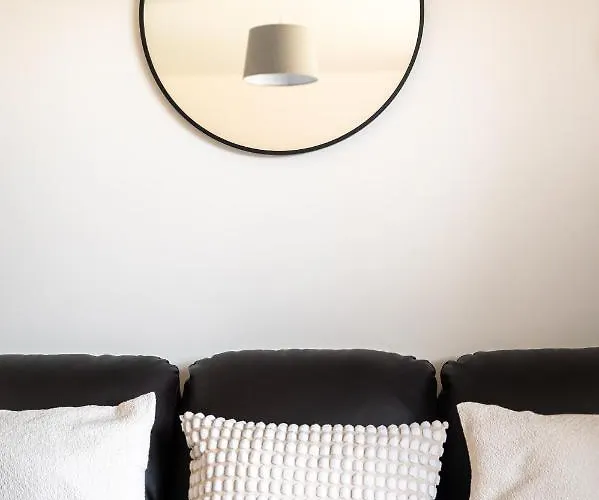 Wykebeck Mount By Our Short Stunning New Build With Plenty Of Free Parking And Fast Wifi *